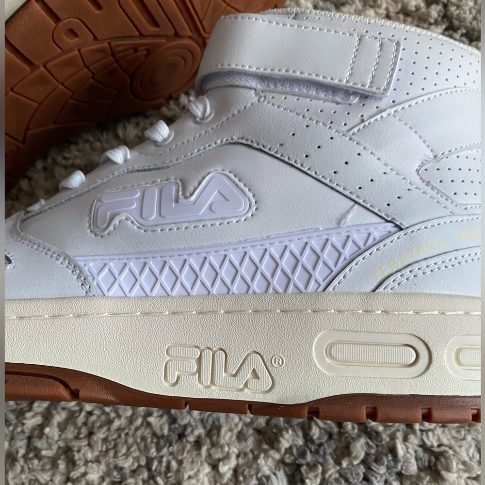 NIB Fila Teratach 600 Mid Leather Sneakers - Picture 3 of 7